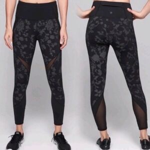 Athleta Moonlight Reflective 7/8 Tight Size Small